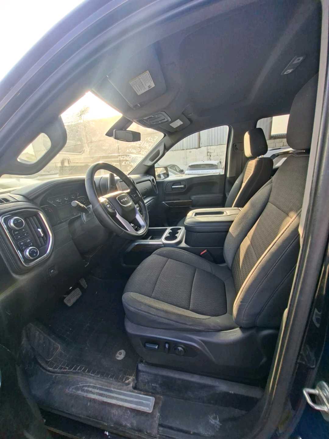 Car Image 2022 GMC SIERRA