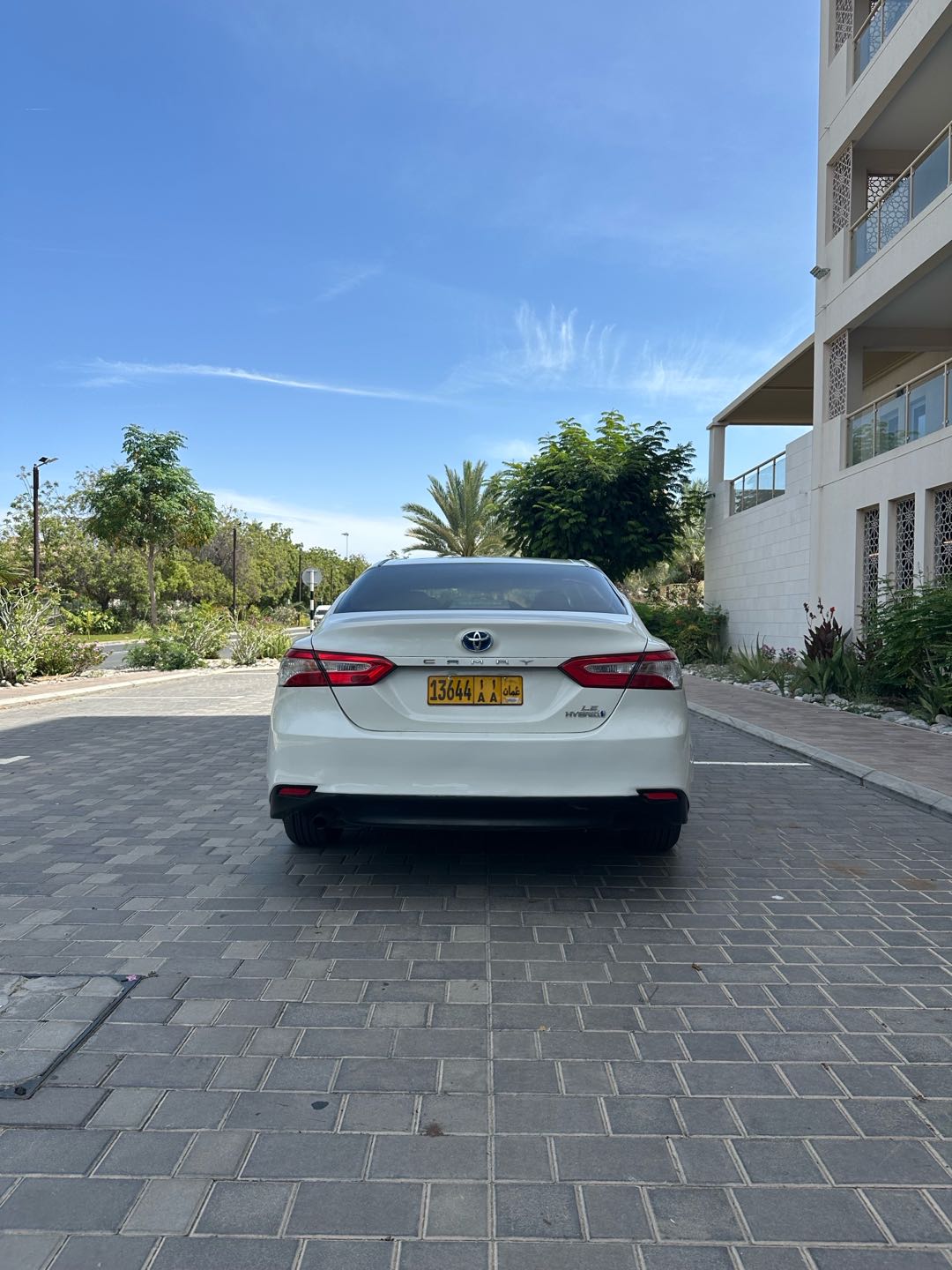 Car Image 2019 TOYOTA CAMRY LE