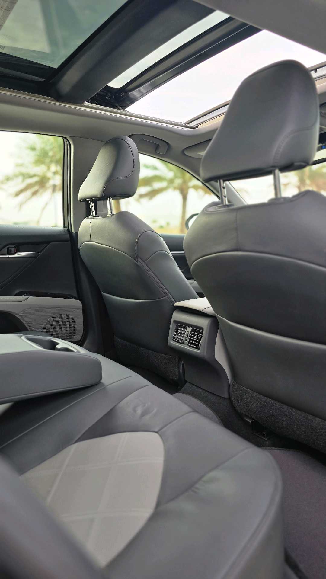 Car Image 2018 TOYOTA CAMRY XLE