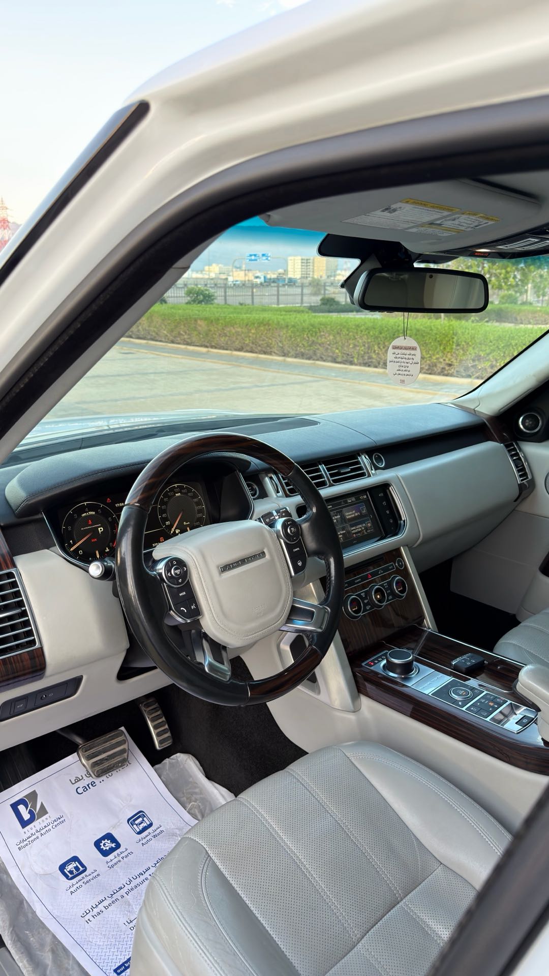 Car Image 2016 LAND ROVER VOGUE 