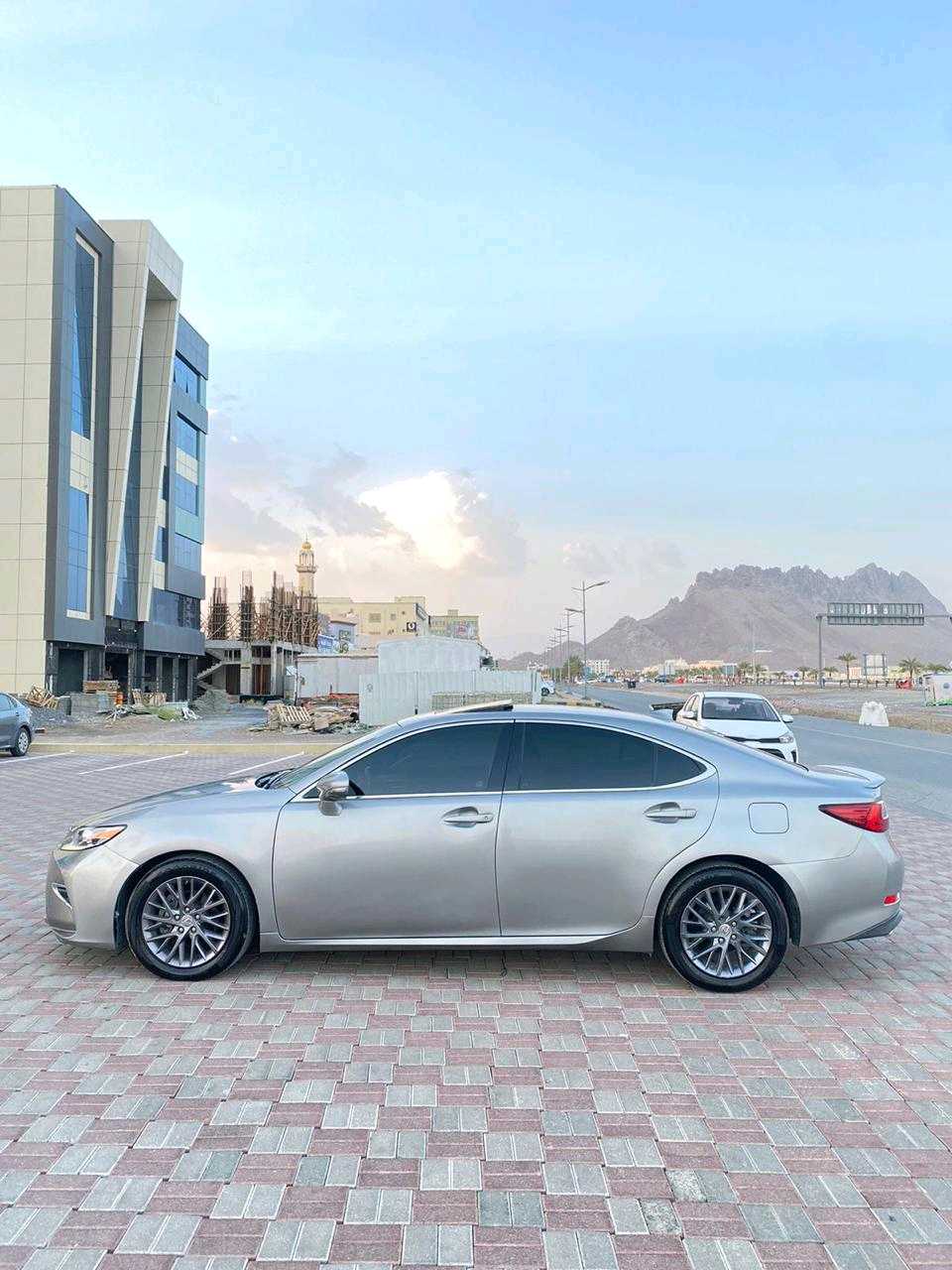 Car Image 2018 LEXUS ES 350