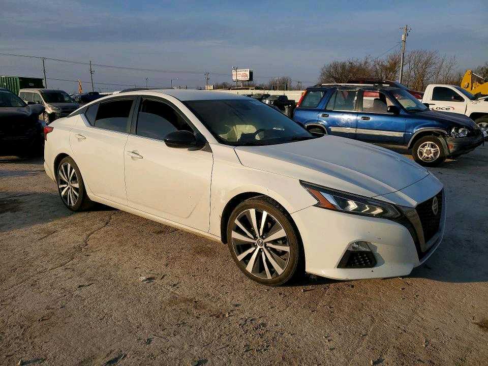 Car Image 2022 NISSAN ALTIMA