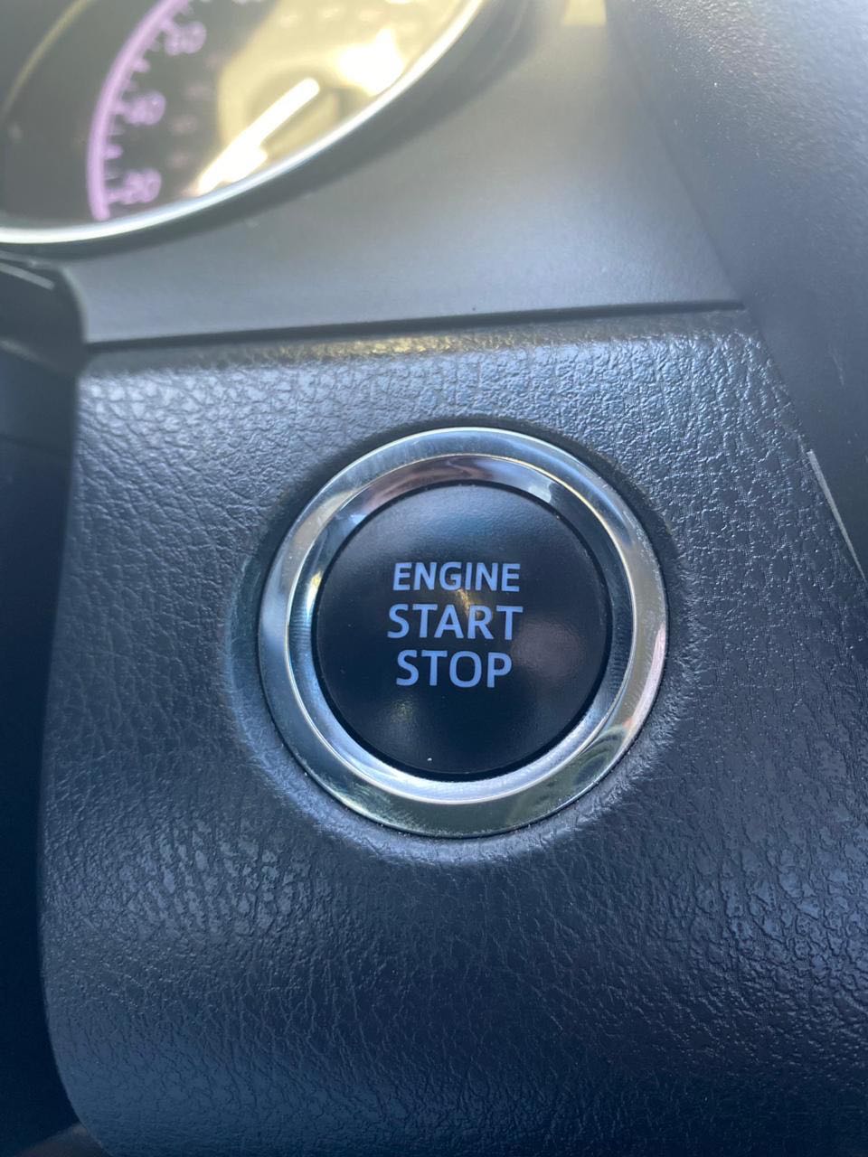 Car Image 2018 TOYOTA CAMRY LE