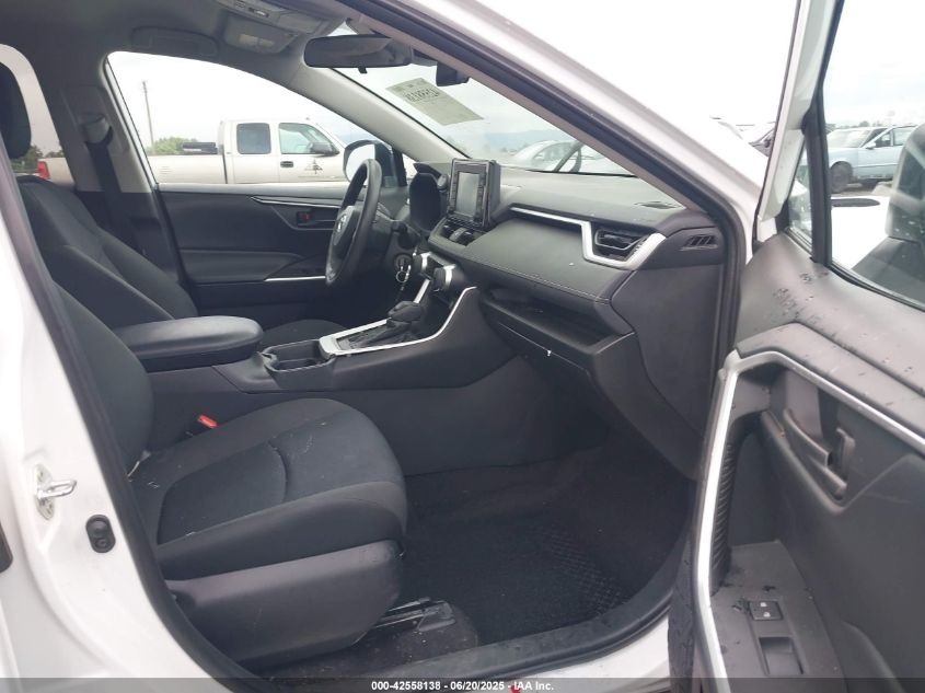 Car Image 2021 TOYOTA RAV4