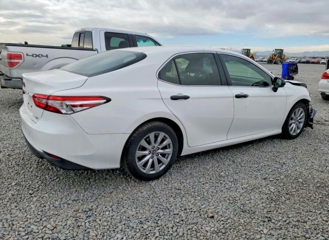 Car Image 2018 TOYOTA CAMRY