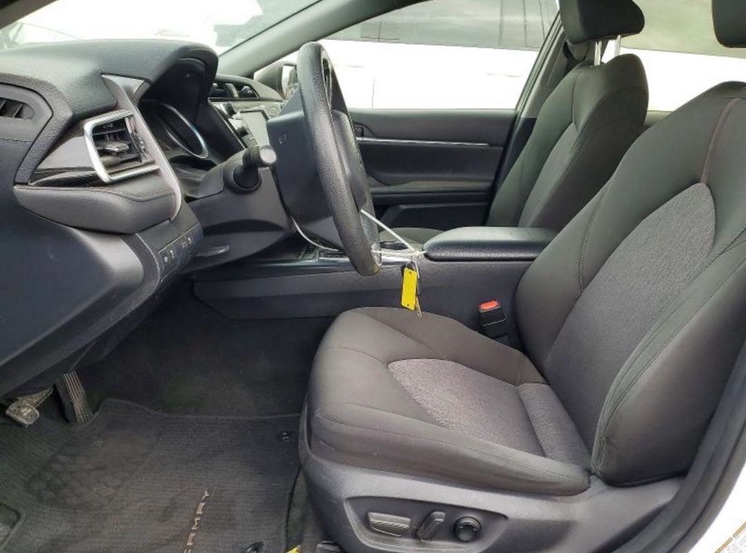 Car Image 2018 TOYOTA CAMRY
