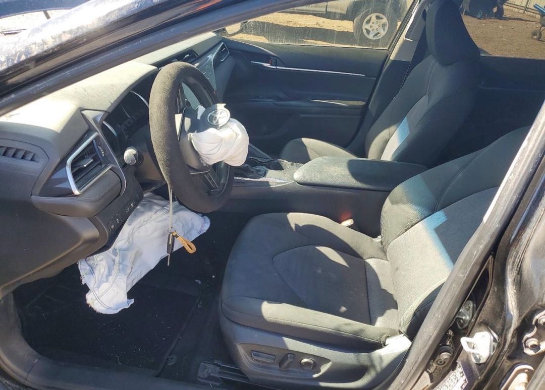 Car Image 2018 TOYOTA CAMRY