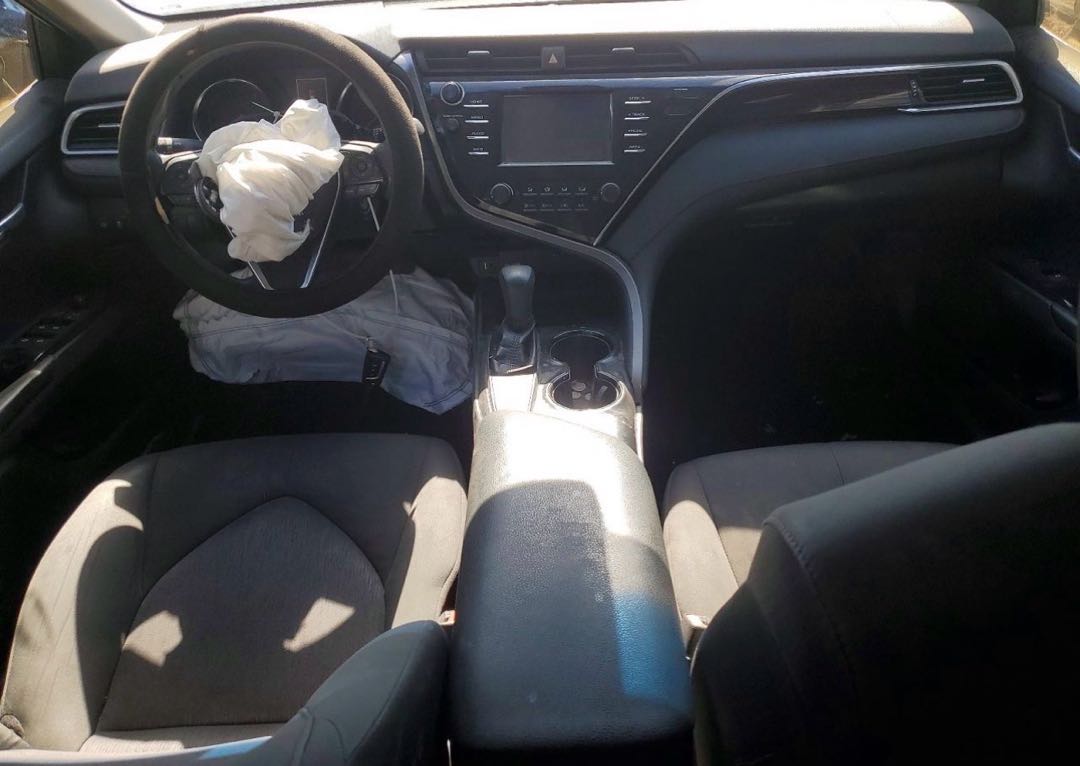 Car Image 2018 TOYOTA CAMRY