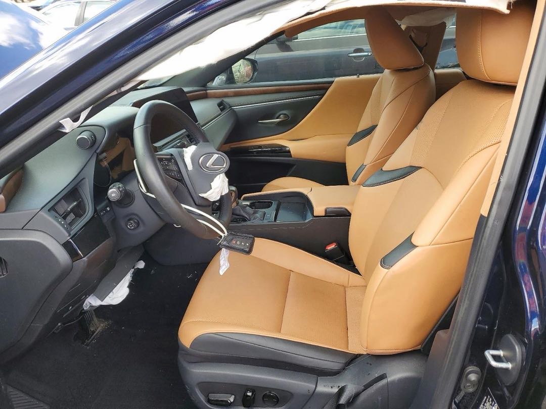 Car Image 2024 LEXUS ES