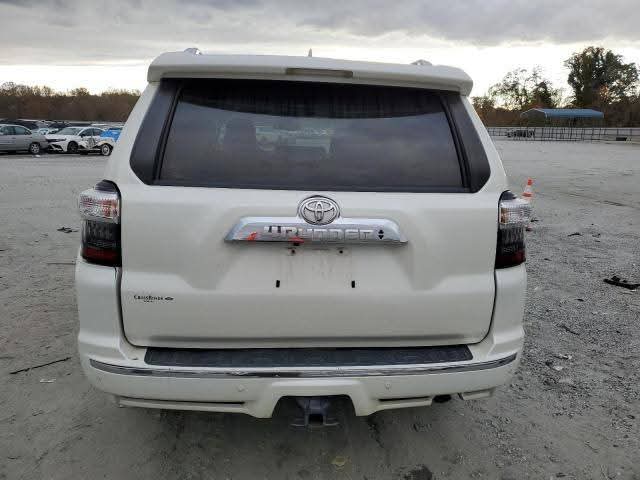 Car Image 2019 TOYOTA 4RUNNER
