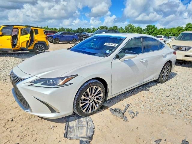 Car Image 2019 LEXUS ES