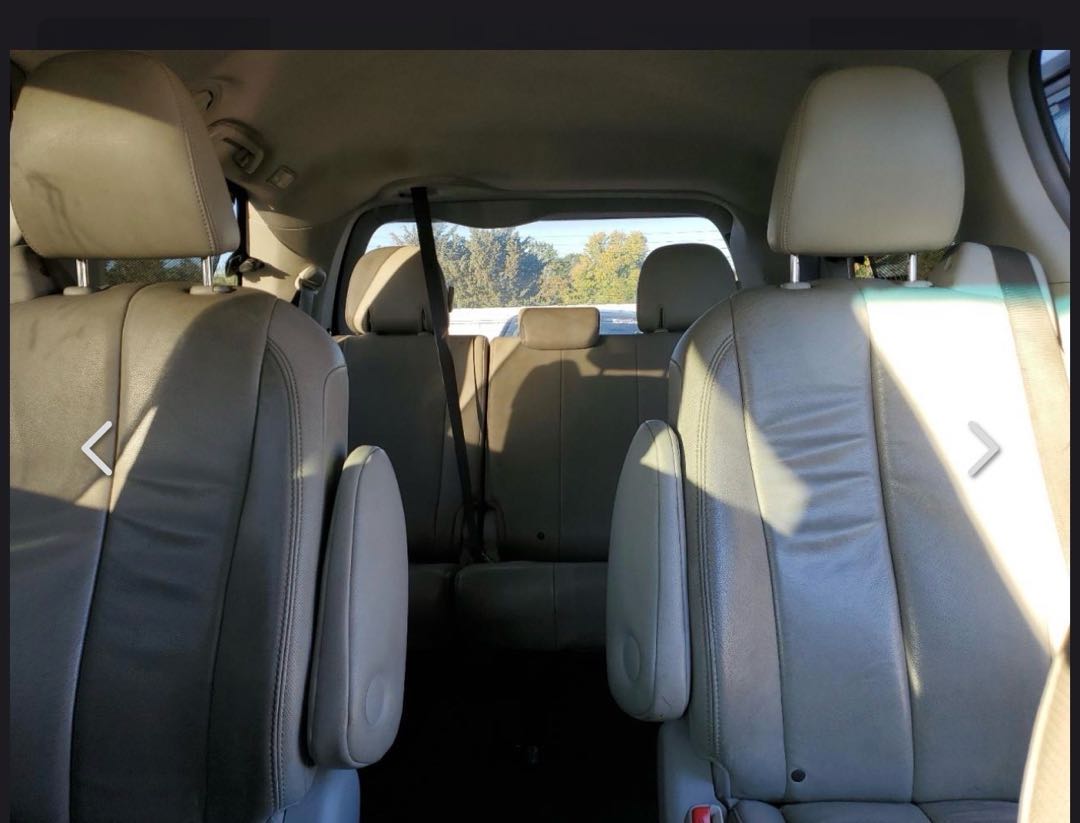 Car Image 2014 TOYOTA SIENNA