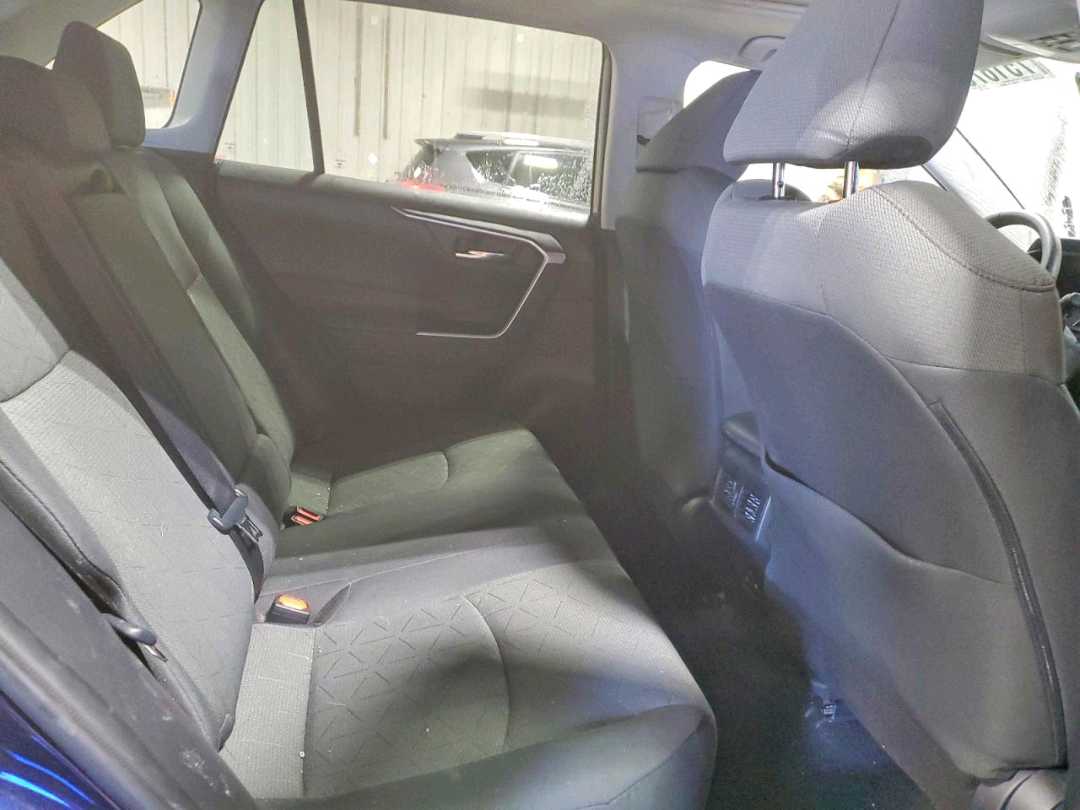 Car Image 2021 TOYOTA RAV4