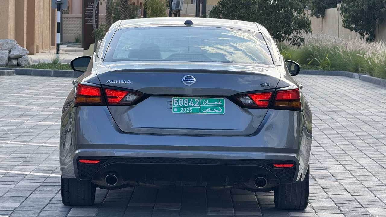 Car Image 2019 NISSAN ALTIMA SR