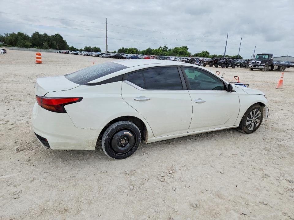 Car Image 2019 NISSAN ALTIMA