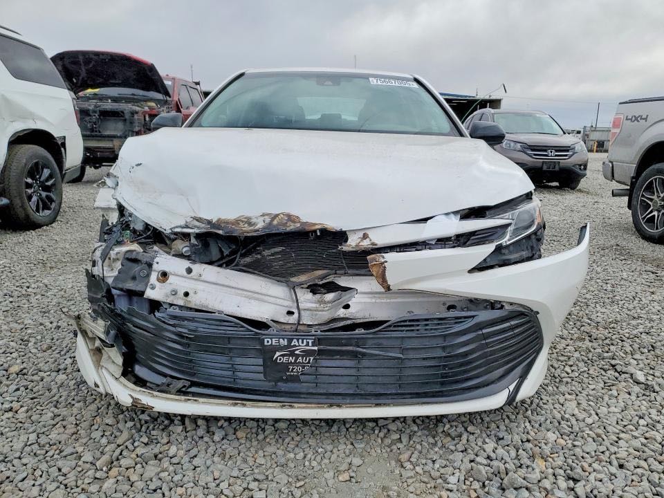 Car Image 2018 TOYOTA CAMRY
