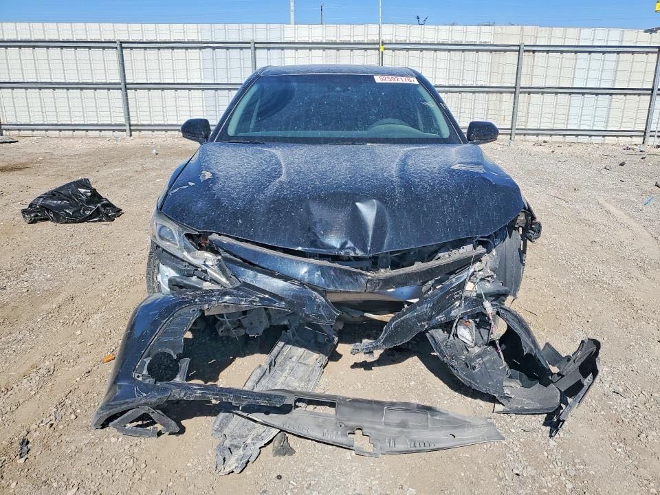 Car Image 2018 TOYOTA CAMRY