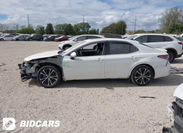 Car Image 2018 TOYOTA CAMRY