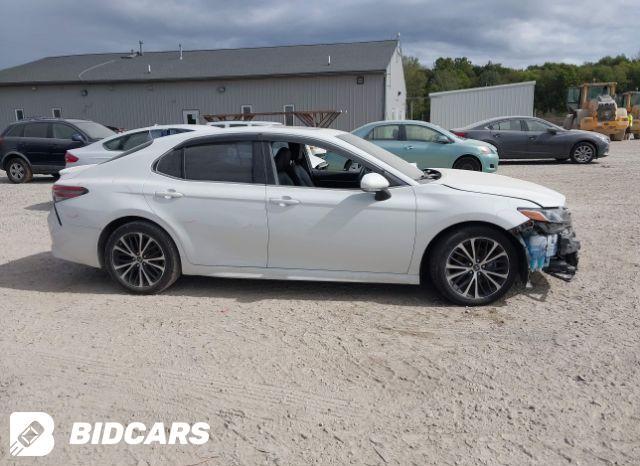 Car Image 2018 TOYOTA CAMRY