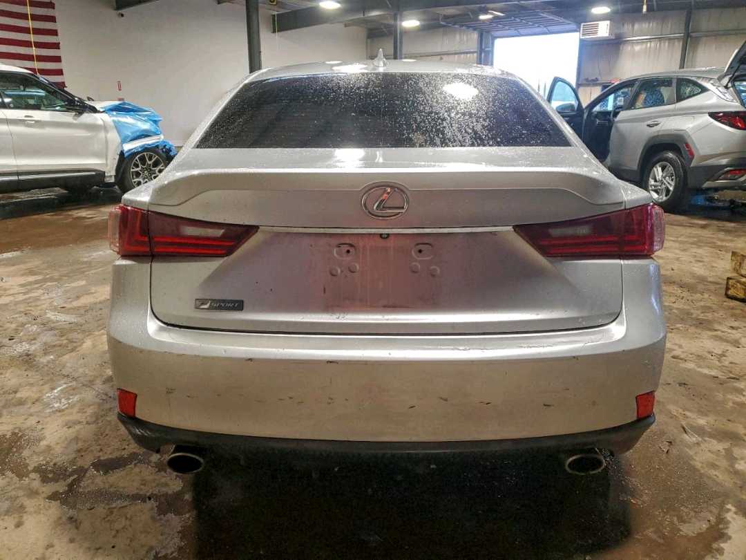 Car Image 2016 LEXUS IS