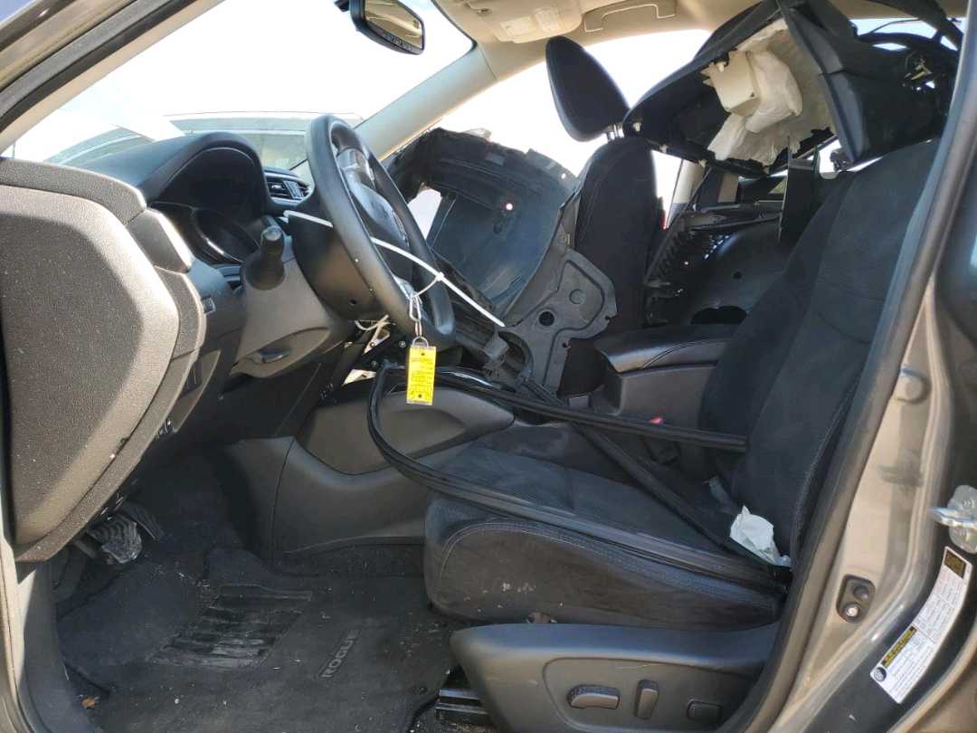 Car Image 2015 NISSAN ROGUE