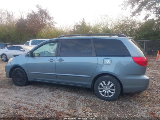 Car Image 2008 TOYOTA SIENNA