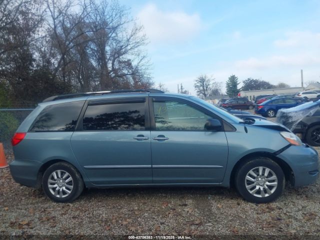 Car Image 2008 TOYOTA SIENNA