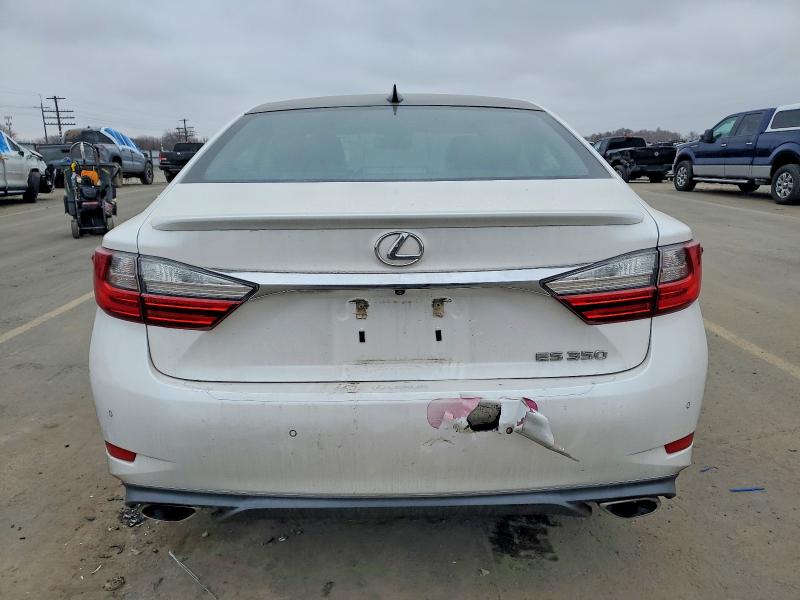 Car Image 2016 LEXUS ES
