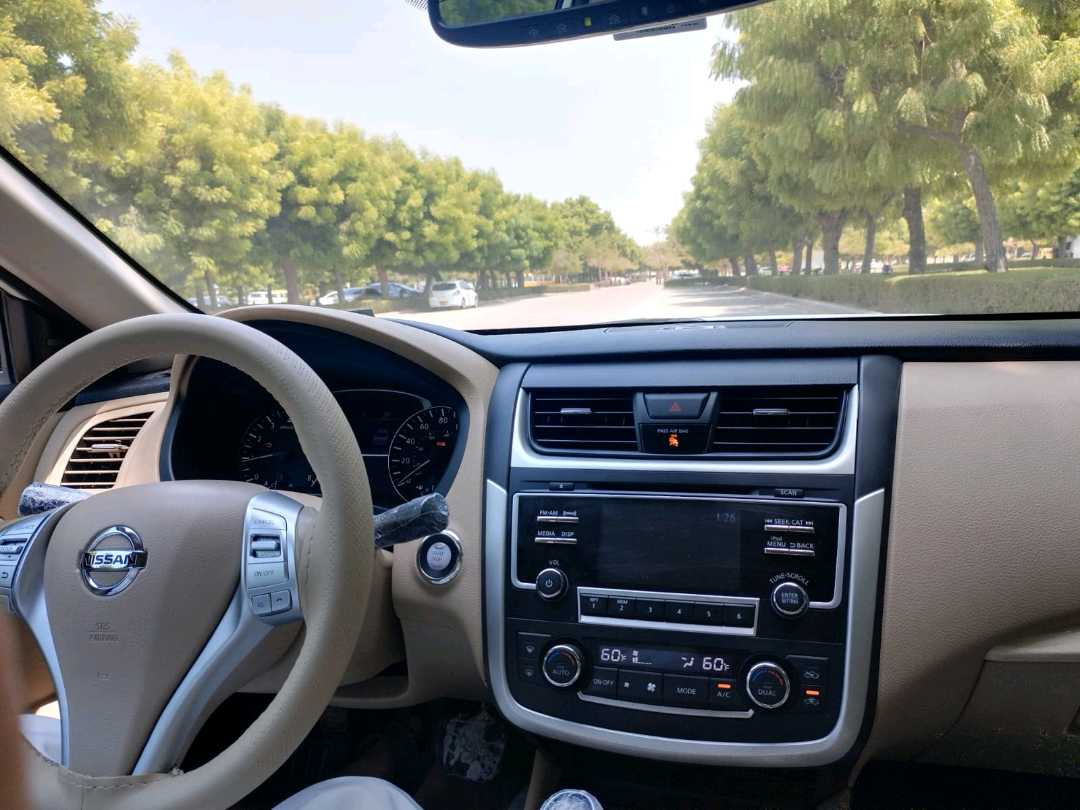Car Image 2017 NISSAN ALTIMA SL