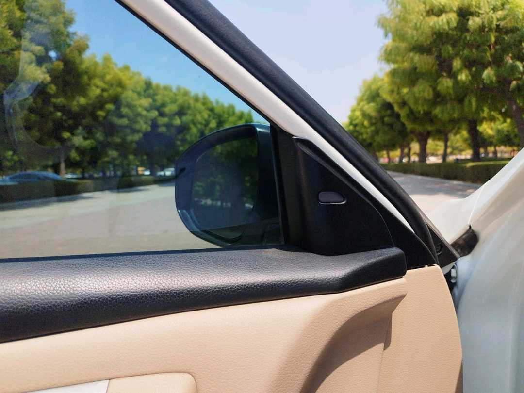Car Image 2017 NISSAN ALTIMA SL