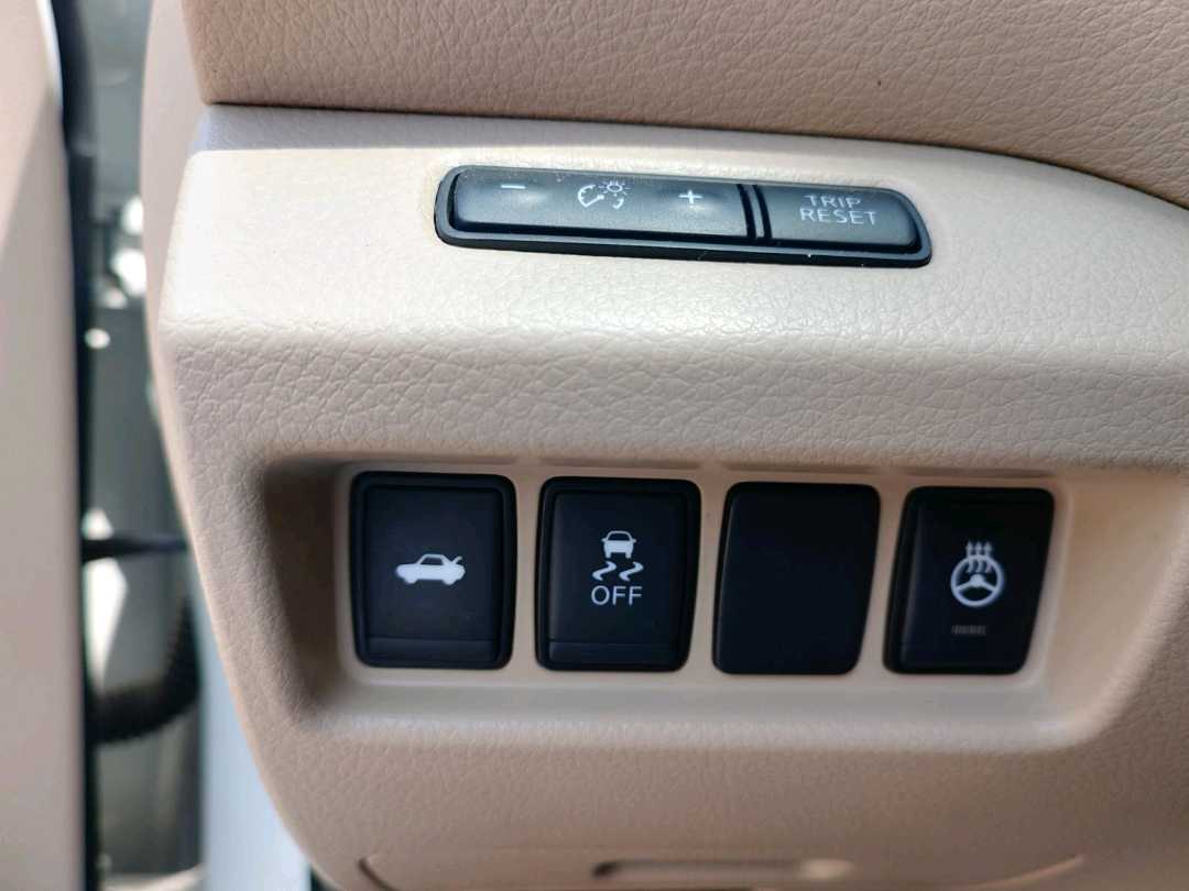 Car Image 2017 NISSAN ALTIMA SL