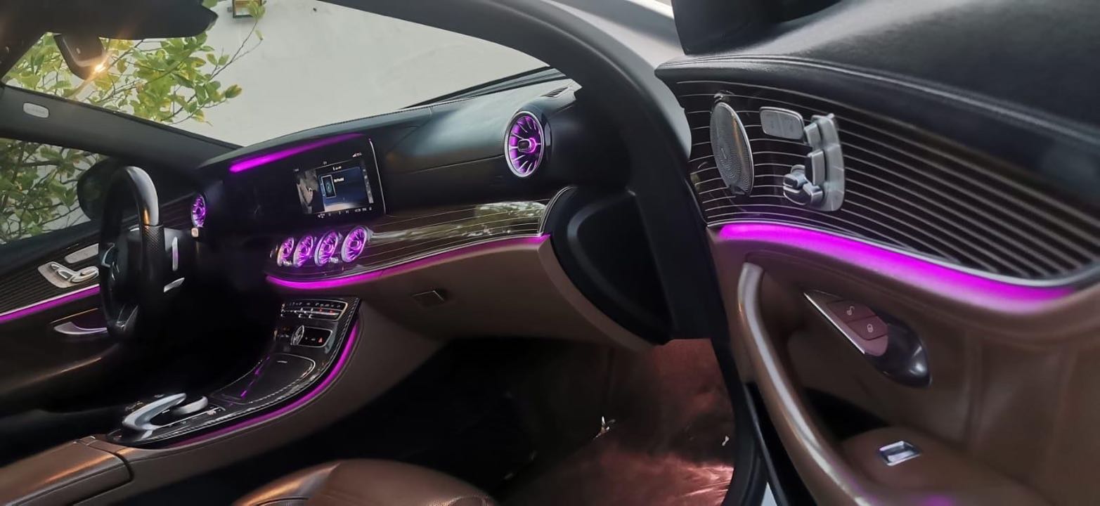 Car Image 2018 MERCEDES E Class E 43