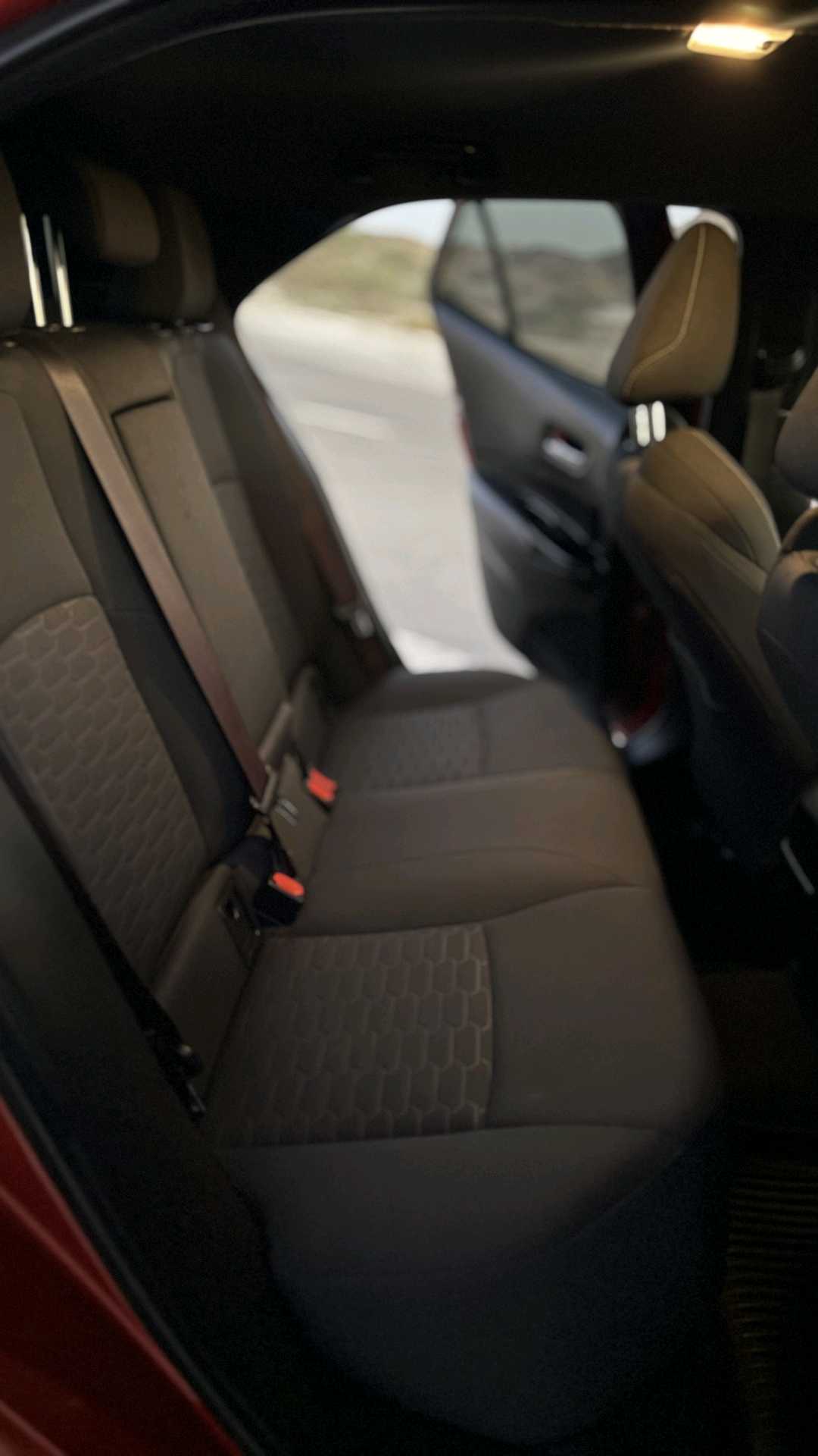 Car Image 2019 TOYOTA COROLLA SE