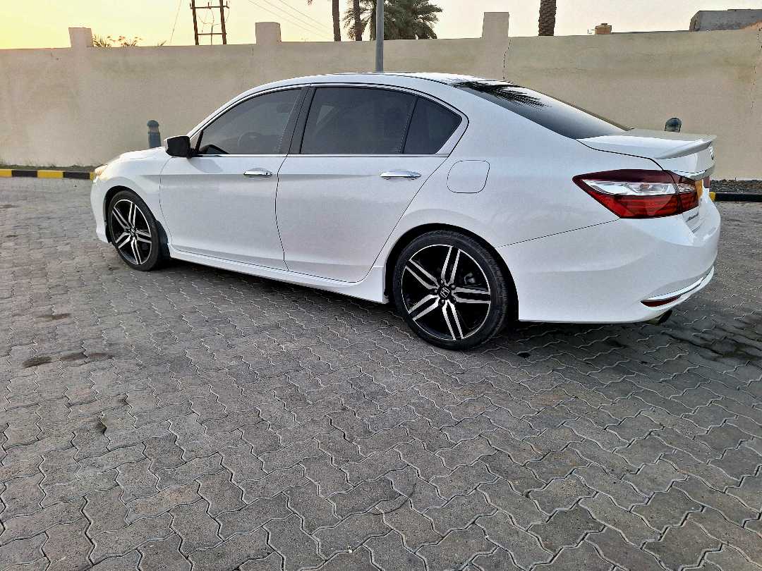 Car Image 2017 HONDA ACCORD SPORT