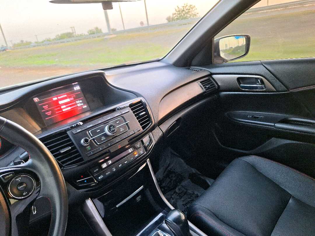 Car Image 2017 HONDA ACCORD SPORT