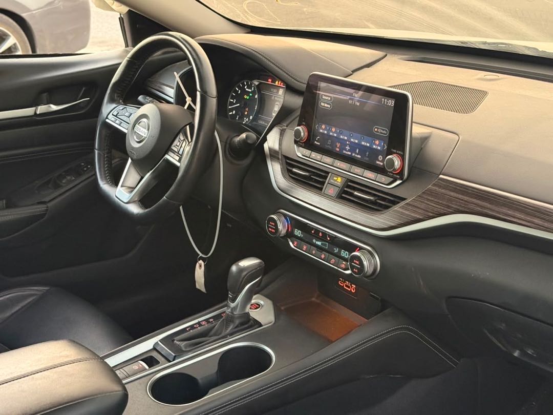 Car Image 2019 NISSAN ALTIMA