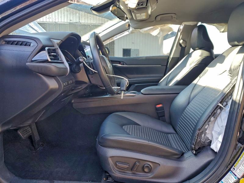 Car Image 2021 TOYOTA CAMRY