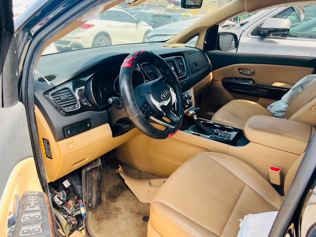 Car Image 2020 KIA CARNIVAL