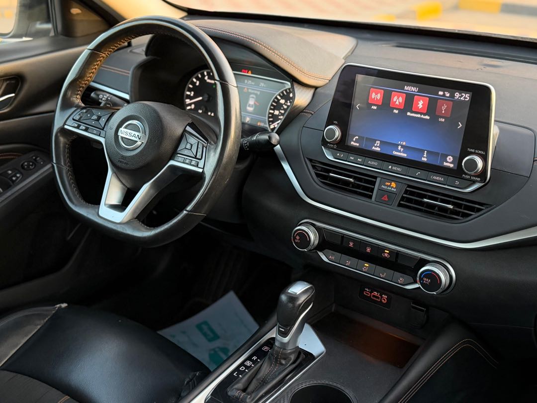 Car Image 2021 NISSAN ALTIMA SV