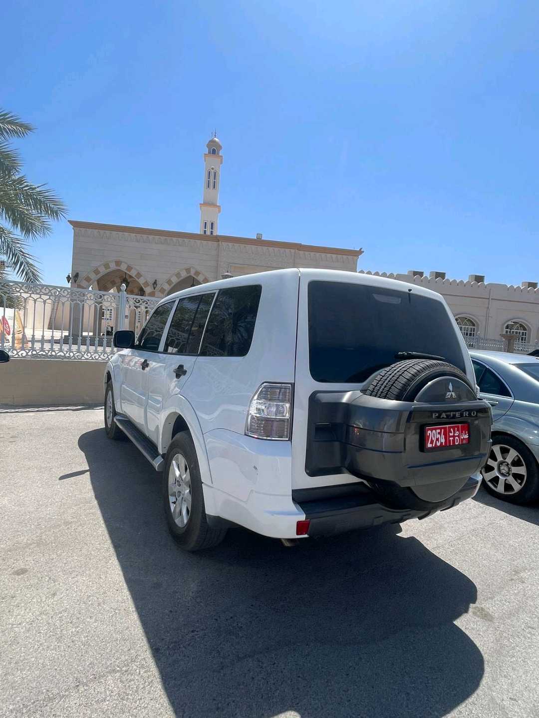 MITSUBISHI PAJERO 2014