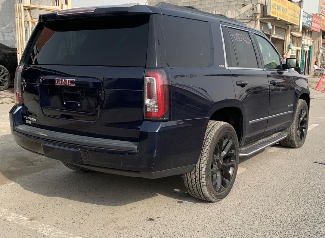 Car Image 2018 GMC YUKON