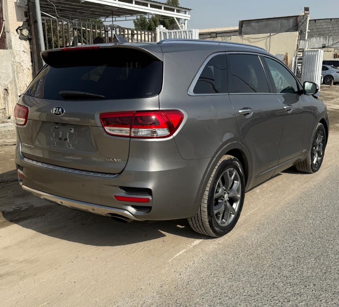 Car Image 2018 KIA SORENTO