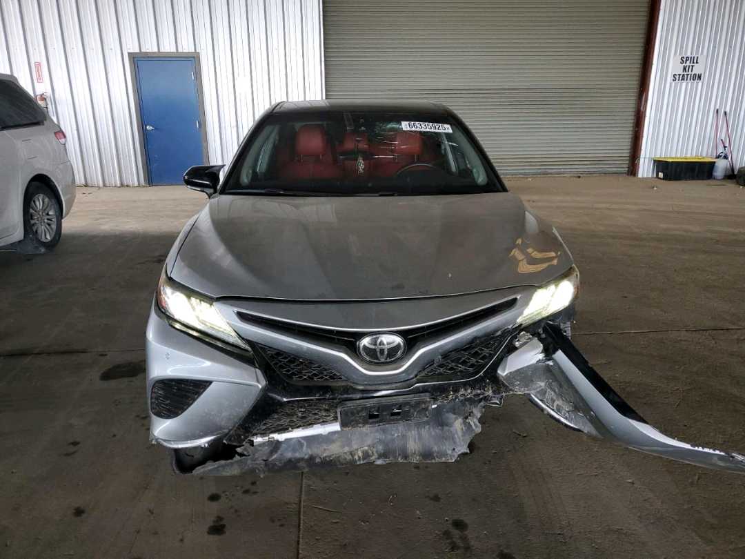 Car Image 2018 TOYOTA CAMRY