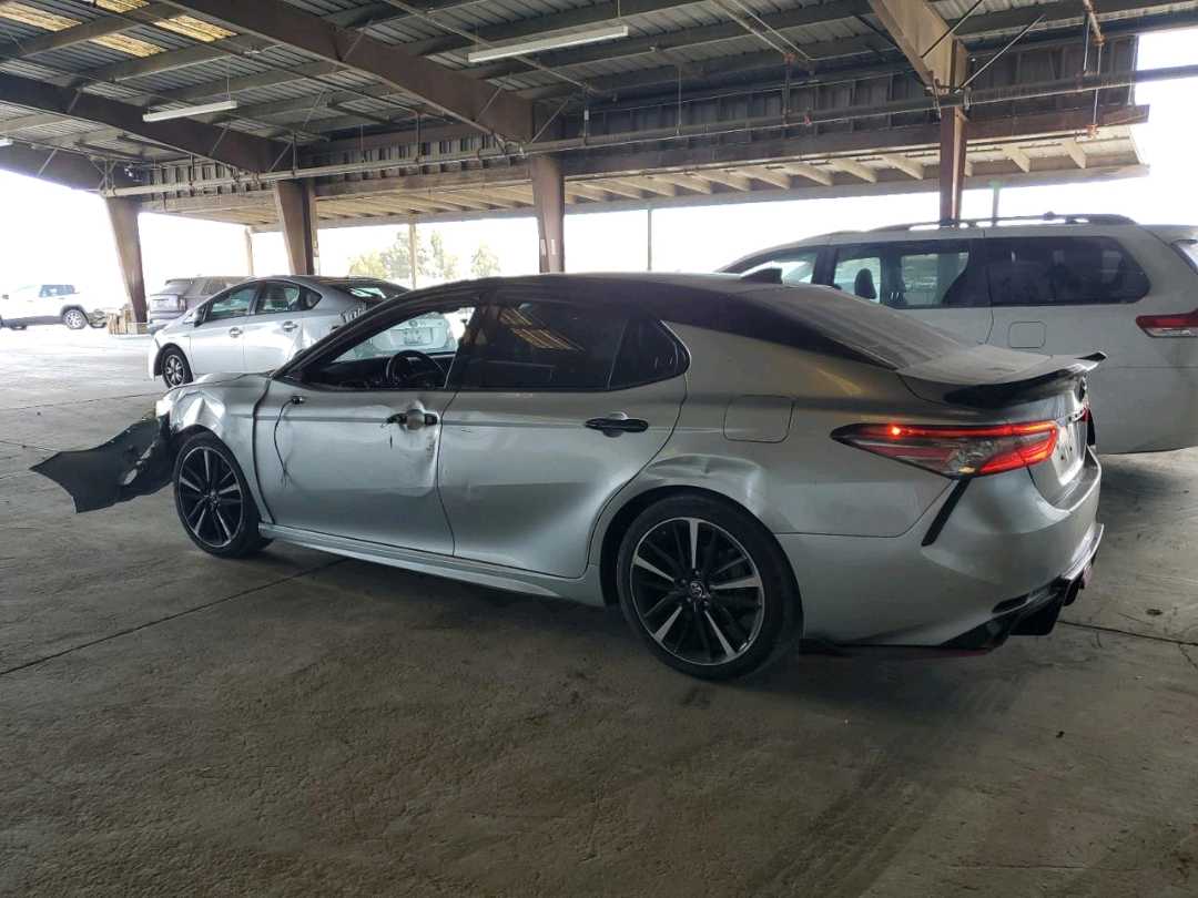 Car Image 2018 TOYOTA CAMRY
