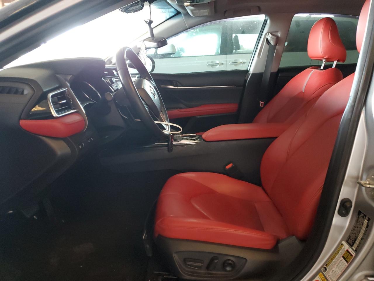Car Image 2018 TOYOTA CAMRY