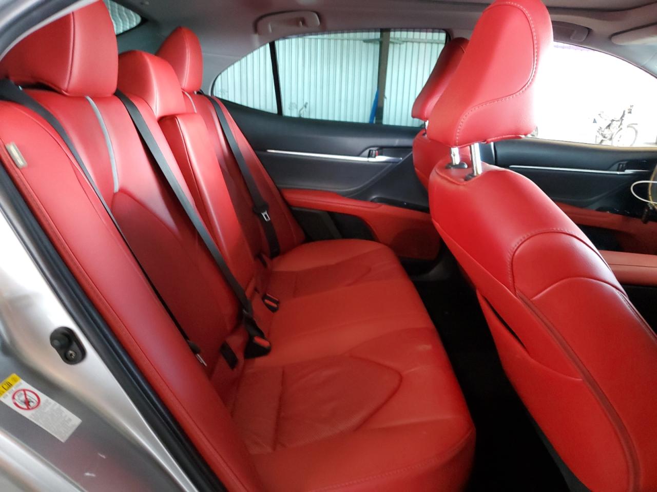 Car Image 2018 TOYOTA CAMRY
