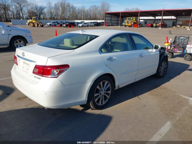 Car Image 2011 LEXUS ES