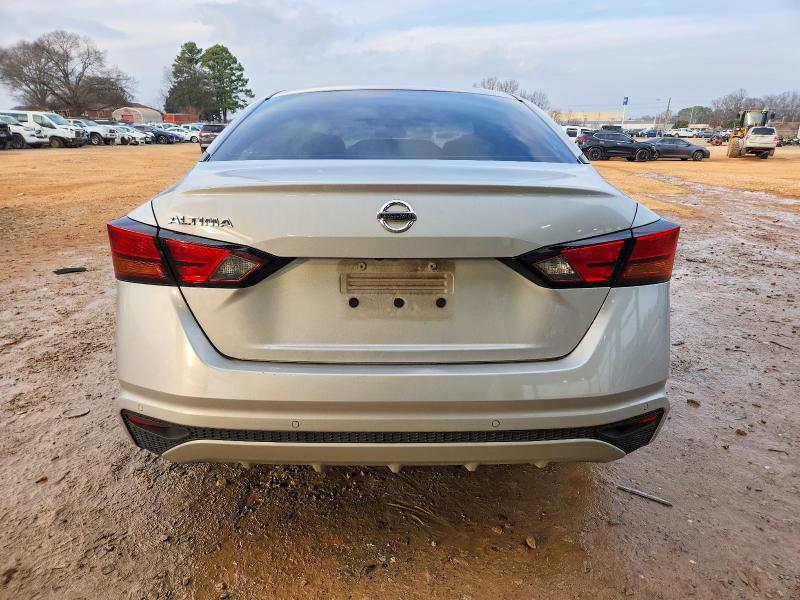 Car Image 2021 NISSAN ALTIMA