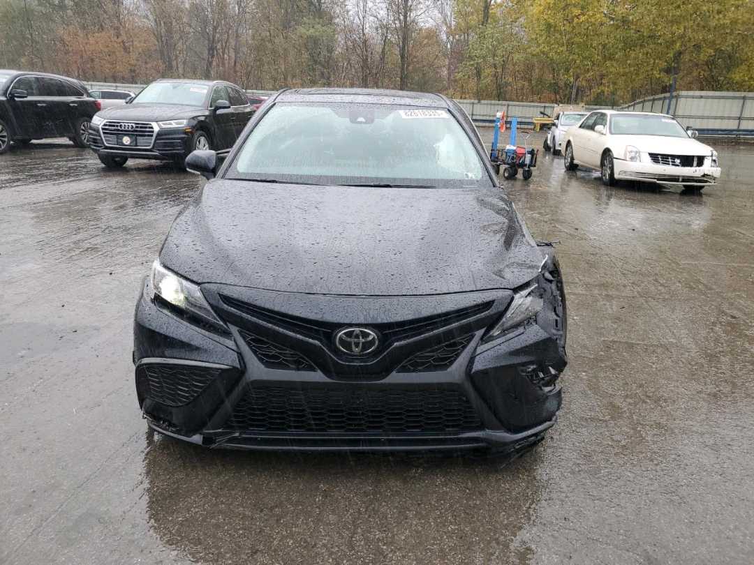 Car Image 2023 TOYOTA CAMRY