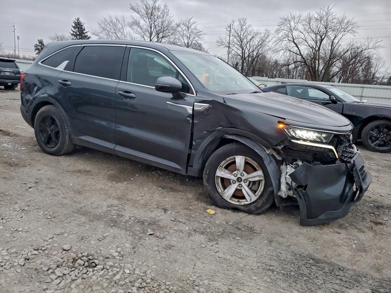 Car Image 2021 KIA SORENTO